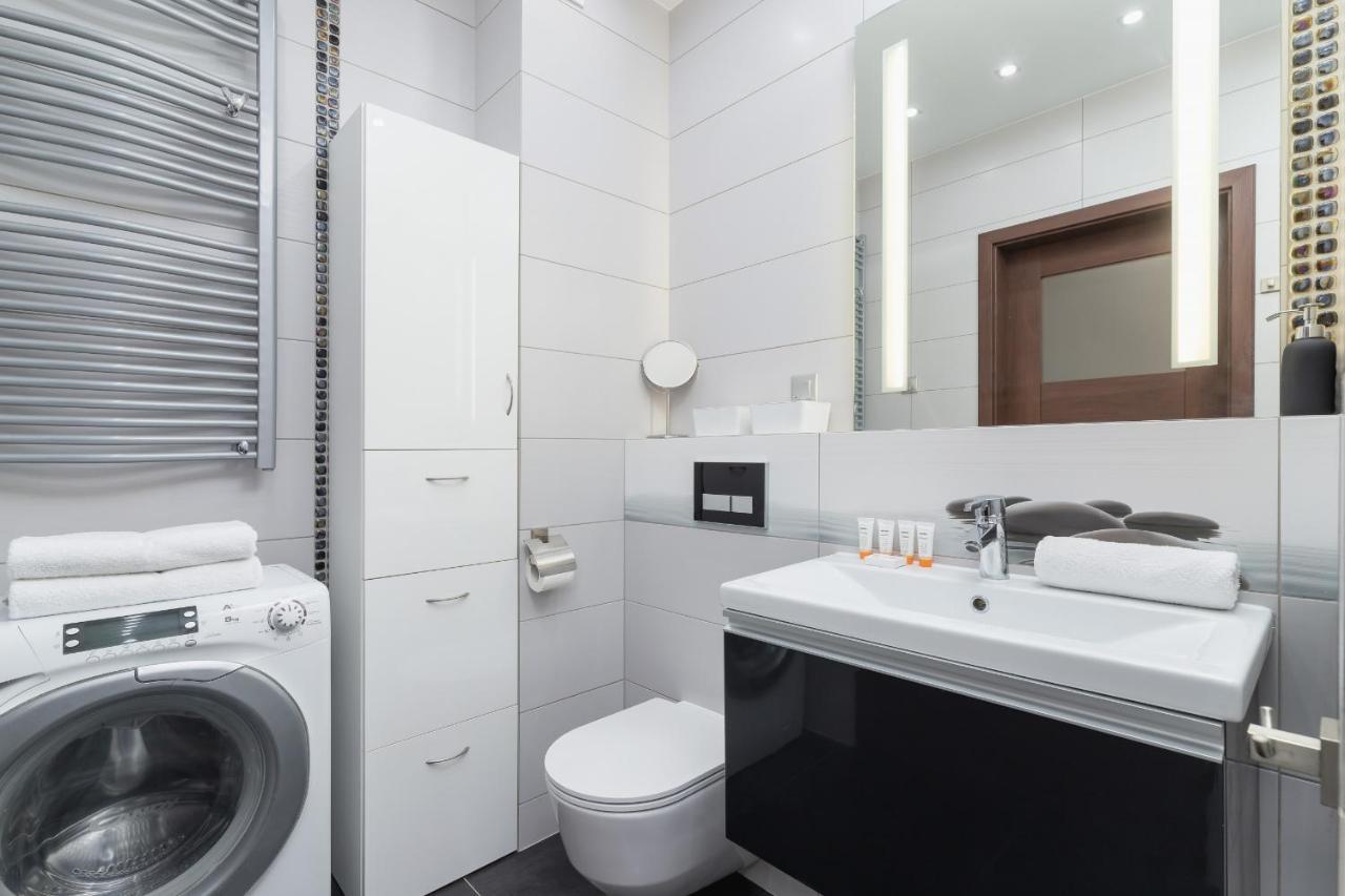 Krakow Blonia Apartment With Balcony By Noclegi Renters Екстер'єр фото